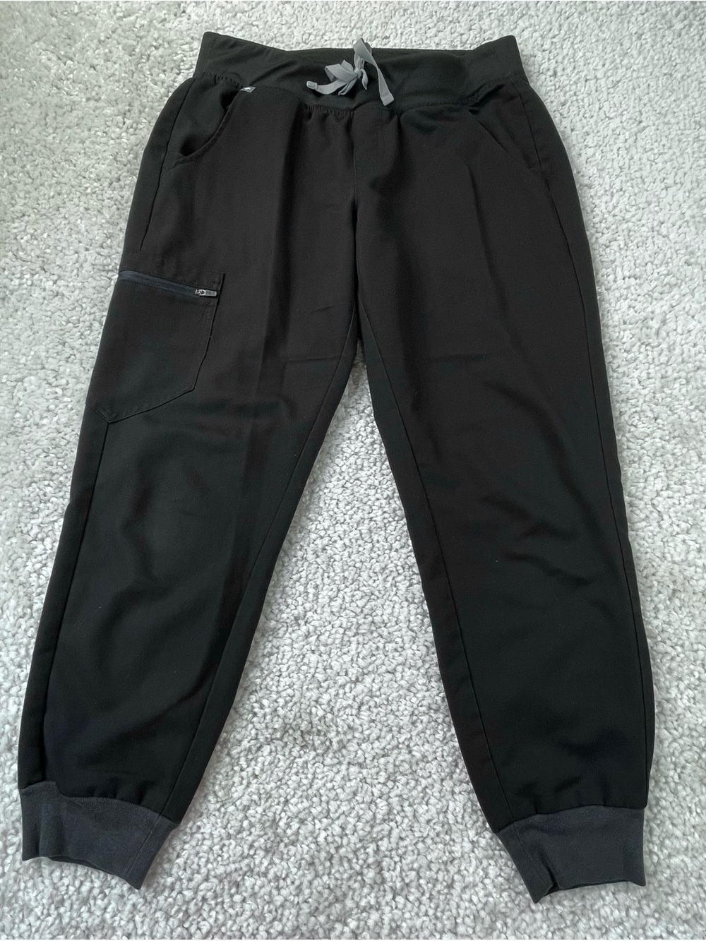 Figs Zamora Joggers medium petite black scrubs pants bottoms